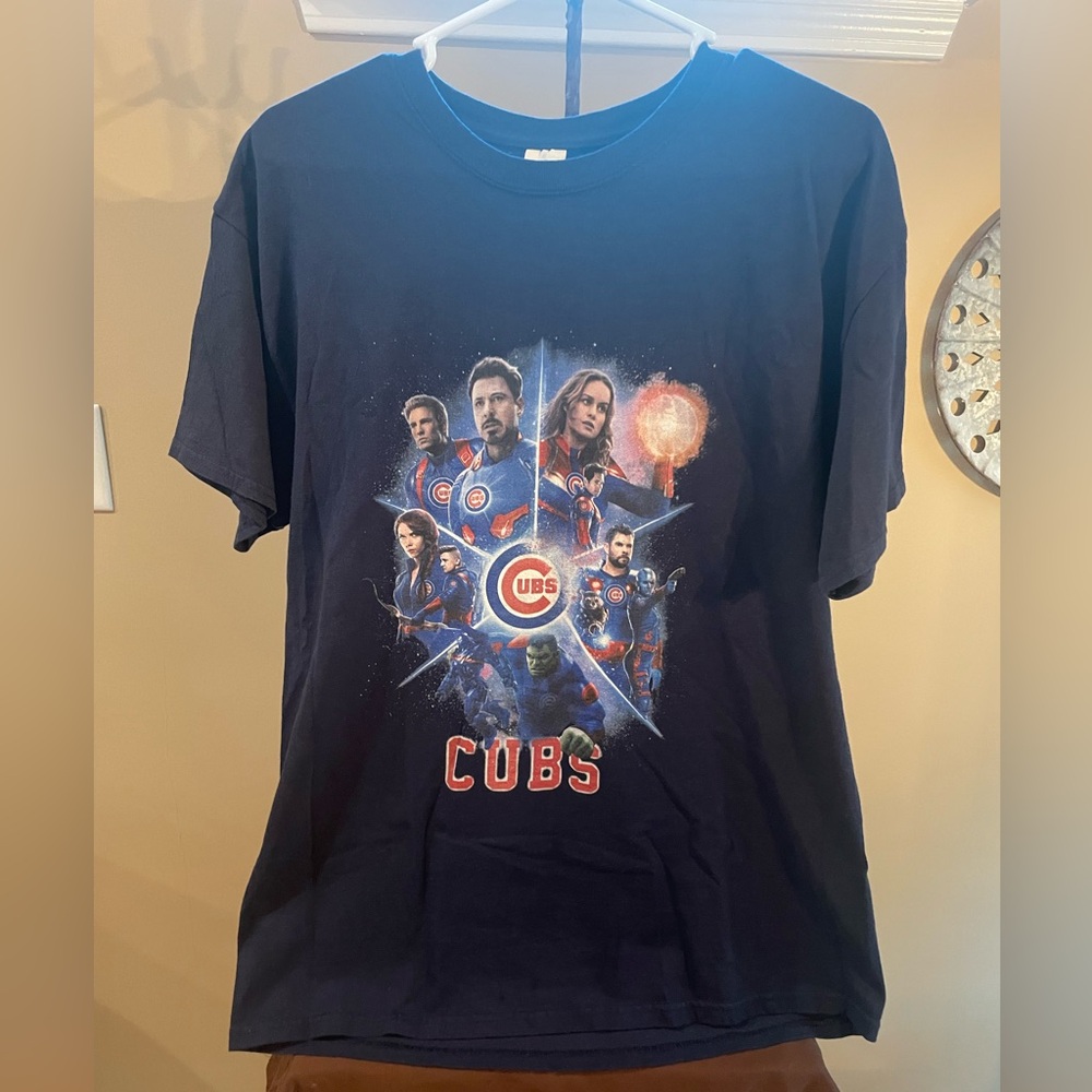 Chicago CUBS Avengers Graphic T Shirt. Large